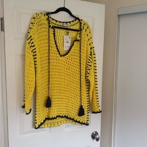 Zara V-Neck Sweater in Yellow and Black